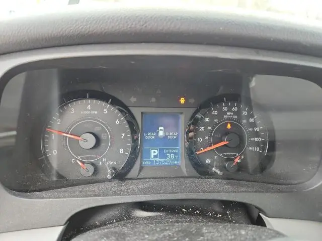 2016 TOYOTA SIENNA LE  