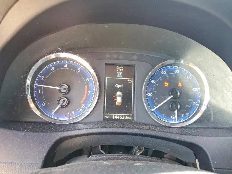 2017 TOYOTA COROLLA SE  