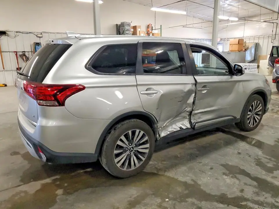 2020 MITSUBISHI OUTLANDER SE  