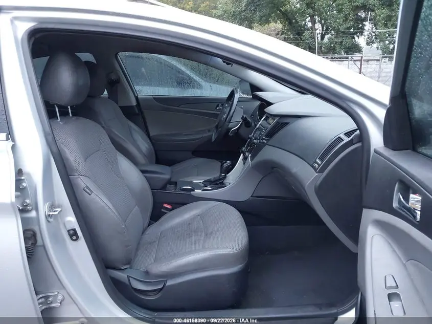 2012 HYUNDAI SONATA SE