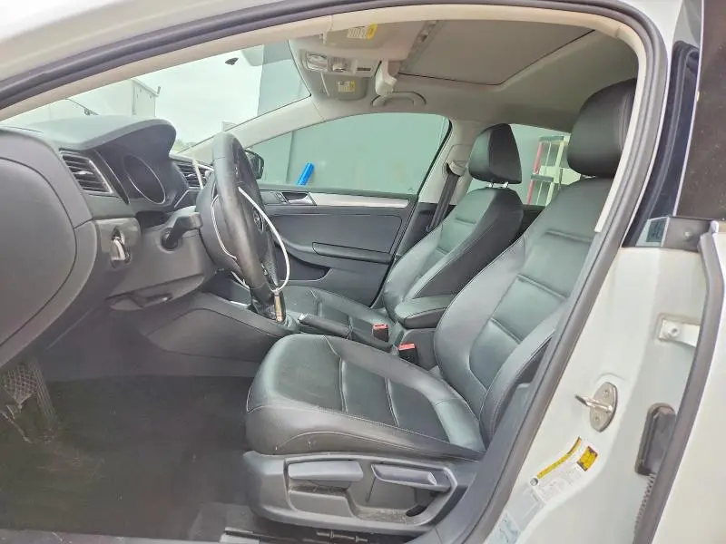 2017 VOLKSWAGEN JETTA SE  