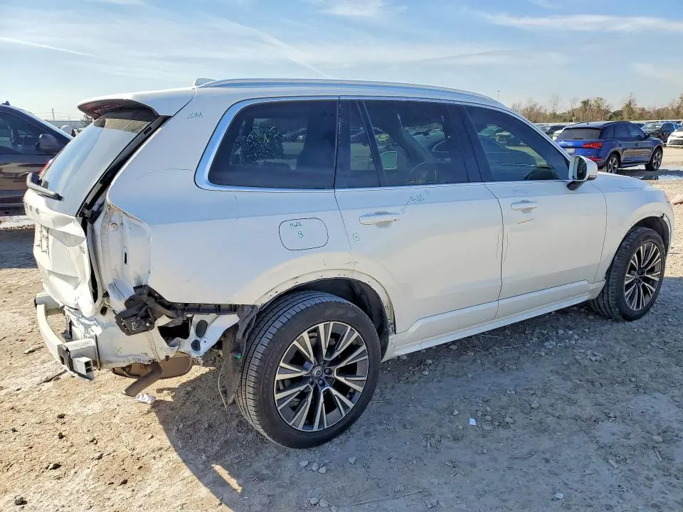 2022 VOLVO XC90 T5 MOMENTUM  