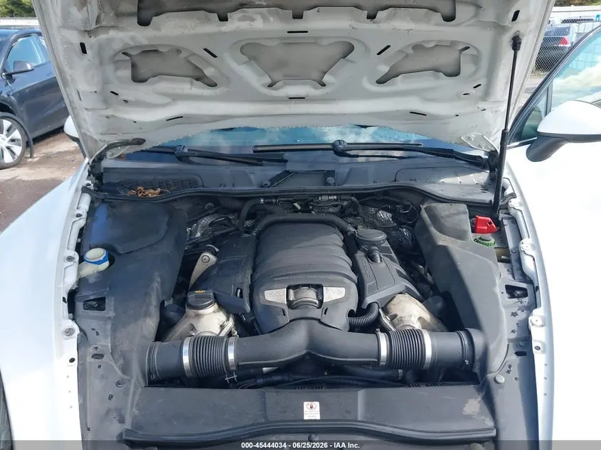 2013 PORSCHE CAYENNE GTS