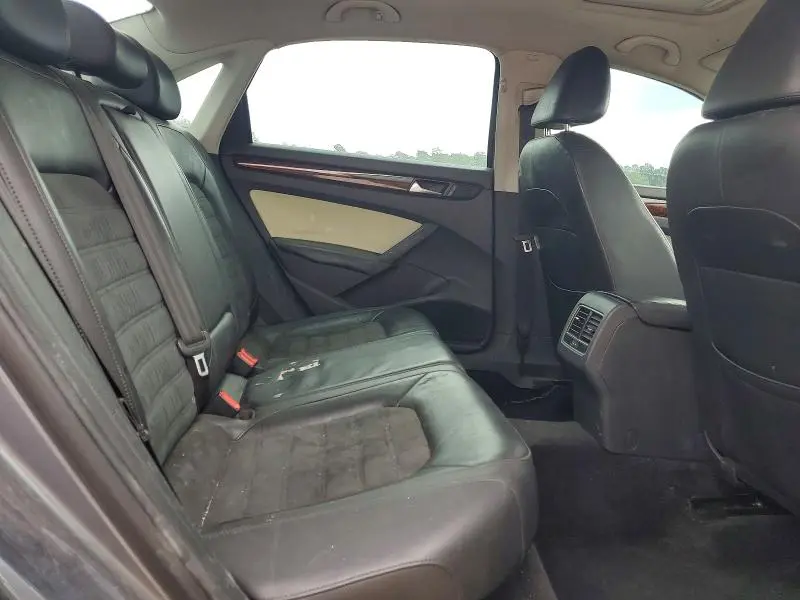 2013 VOLKSWAGEN PASSAT SEL  