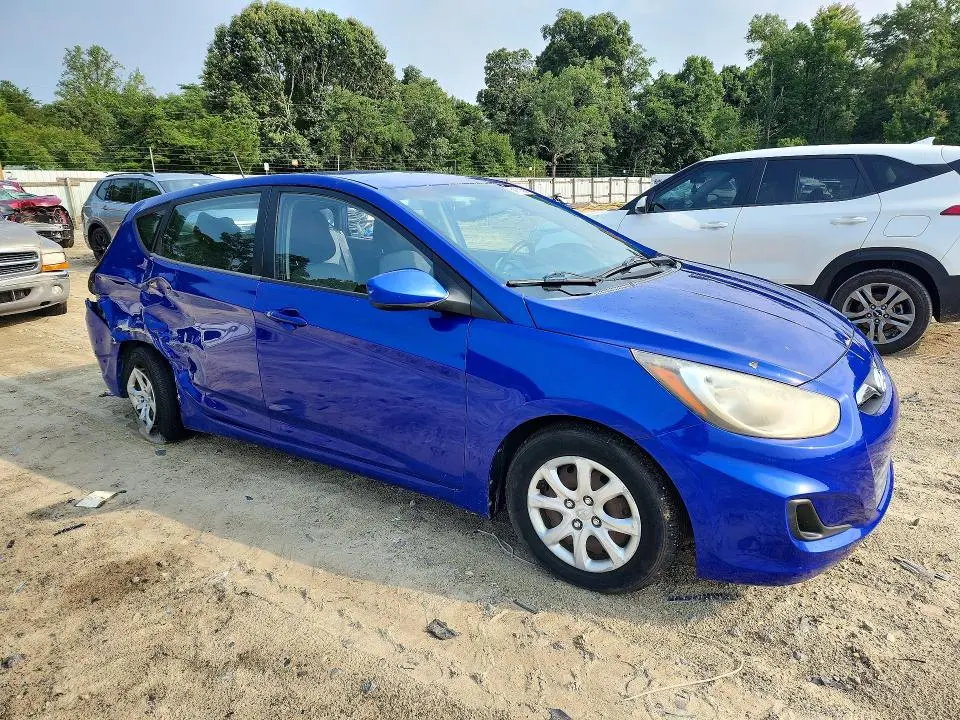 2012 HYUNDAI ACCENT GS  