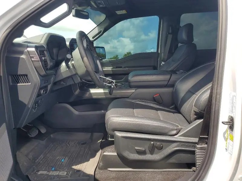 2025 FORD F150 LARIAT  