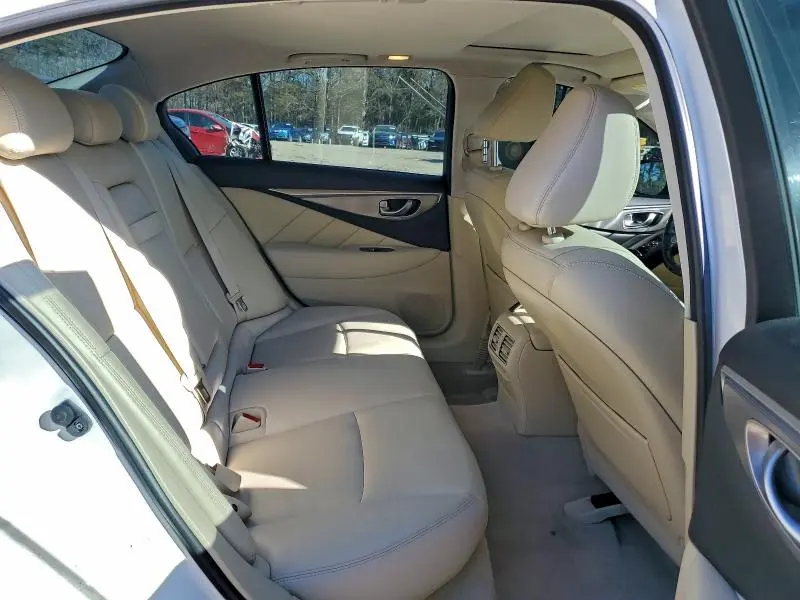 2015 INFINITI Q50 BASE  