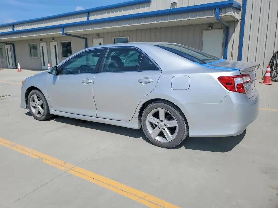 2013 TOYOTA CAMRY SE  