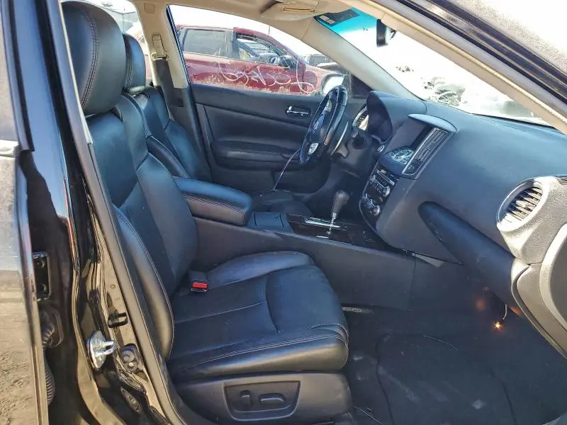 2011 NISSAN MAXIMA S  