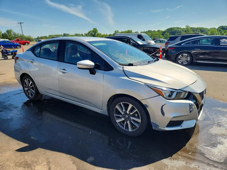 2021 NISSAN VERSA SV  