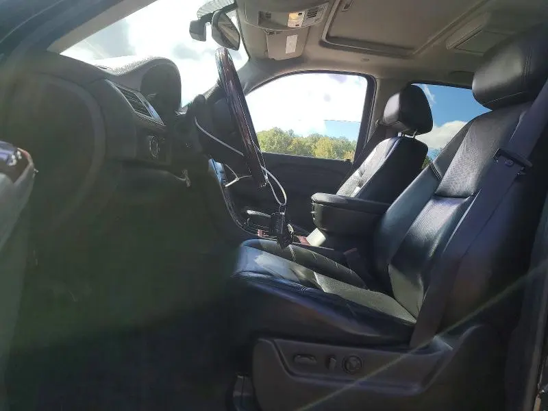 2011 CADILLAC ESCALADE PREMIUM  