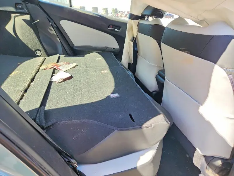 2016 TOYOTA PRIUS THREE TOURING  