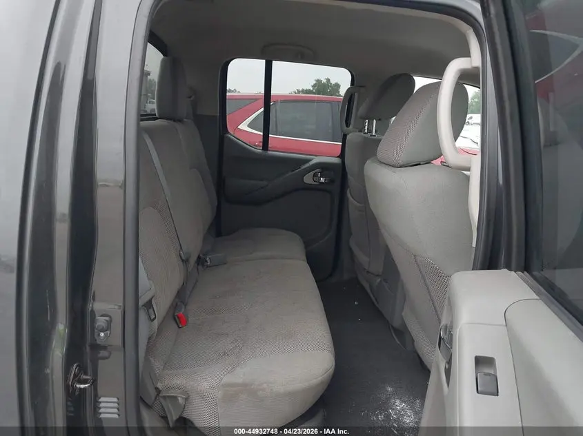 2015 NISSAN FRONTIER SV