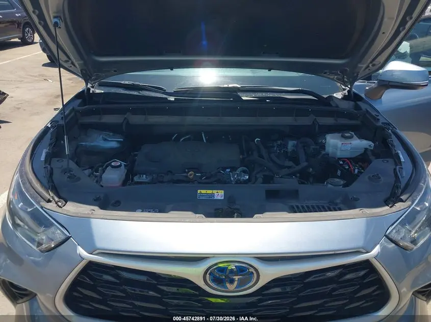 2023 TOYOTA HIGHLANDER HYBRID LE
