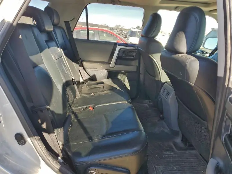 2010 TOYOTA 4RUNNER SR5  