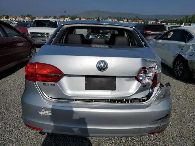 2011 VOLKSWAGEN JETTA SE  