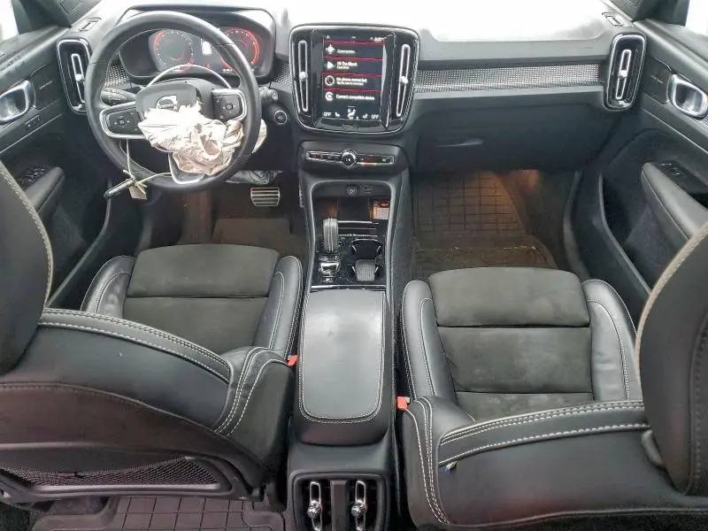 2021 VOLVO XC40 T5 R-DESIGN  