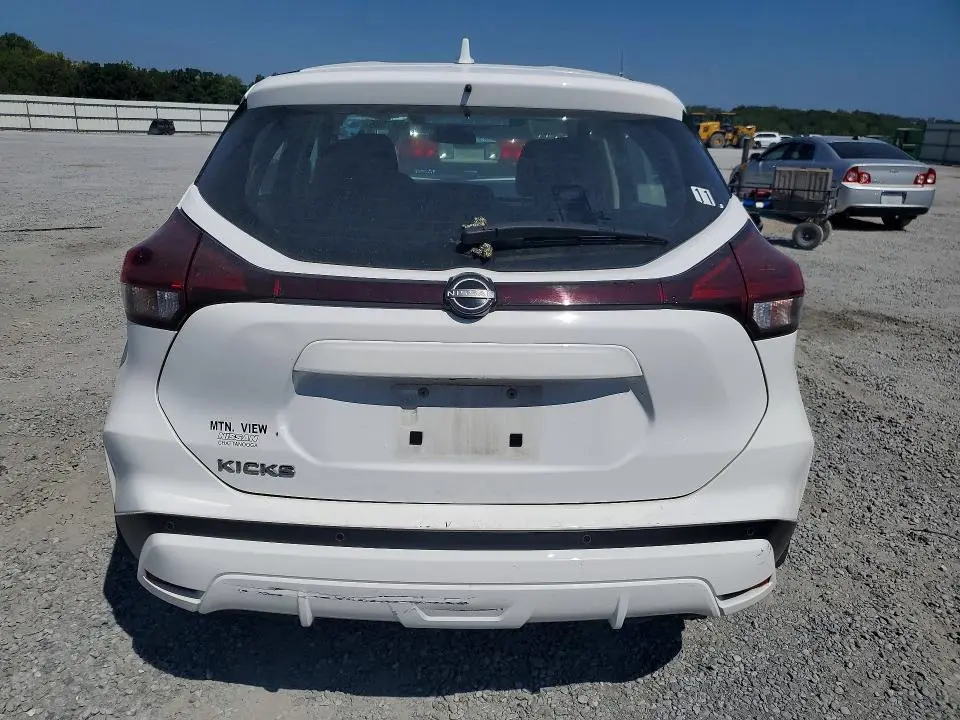 2024 NISSAN KICKS S  