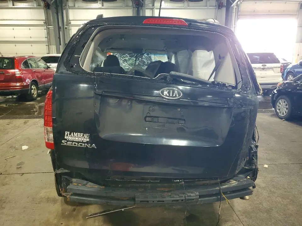 2012 KIA SEDONA LX  
