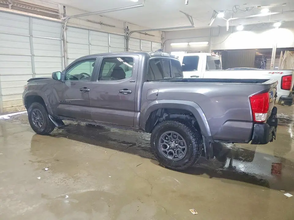 2017 TOYOTA TACOMA SR5 V6  