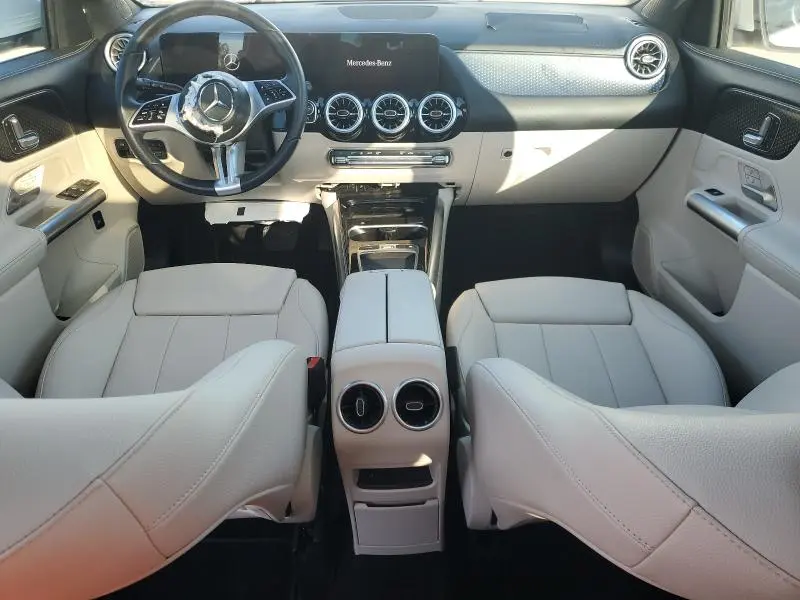 2025 MERCEDES-BENZ GLA 250  