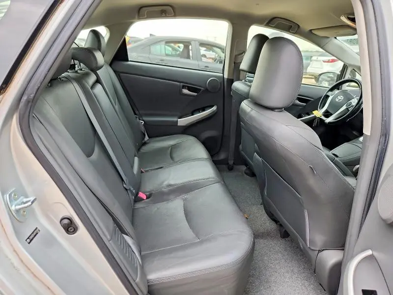 2010 TOYOTA PRIUS V  