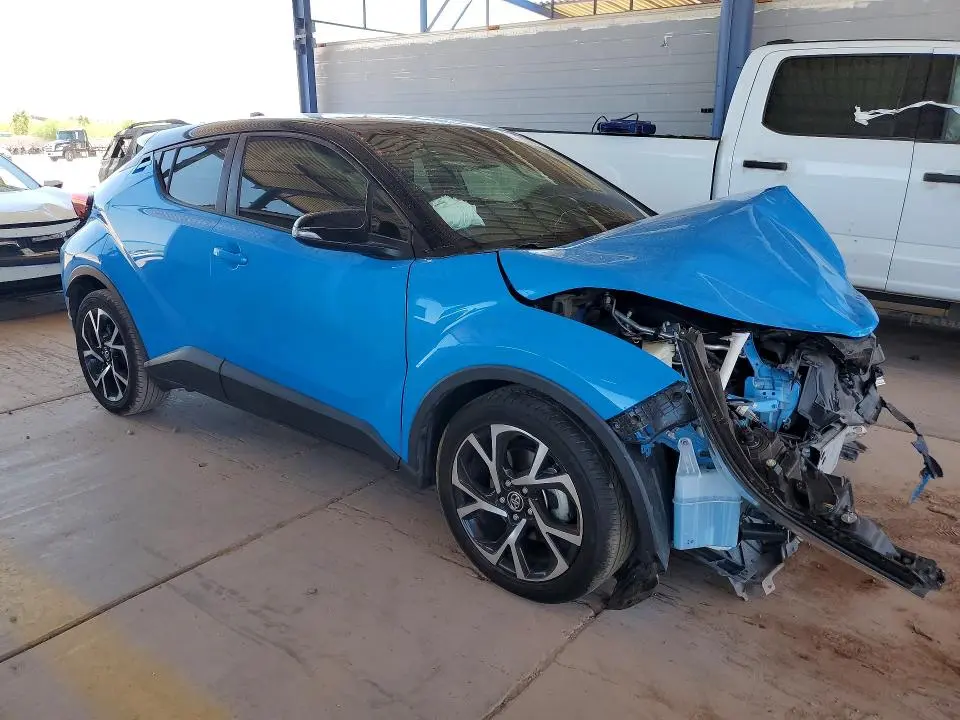 2019 TOYOTA C-HR XLE  