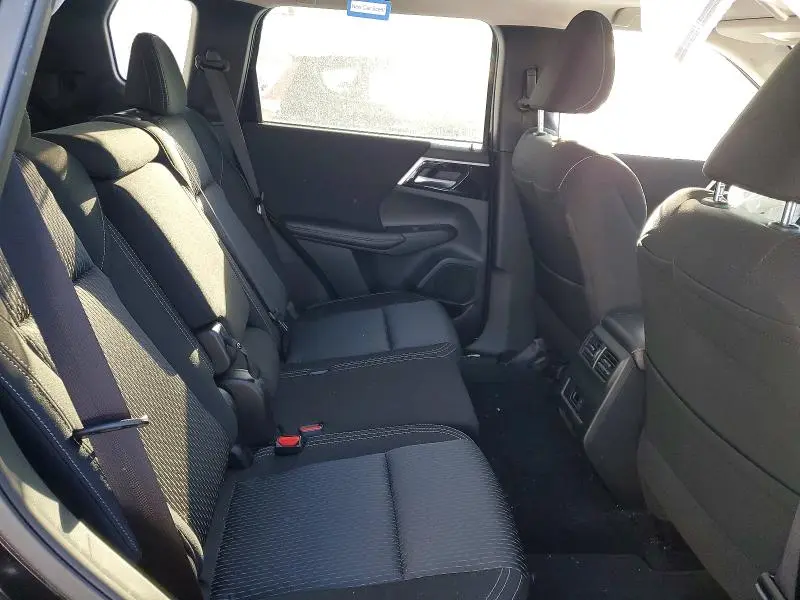 2024 MITSUBISHI OUTLANDER SE  