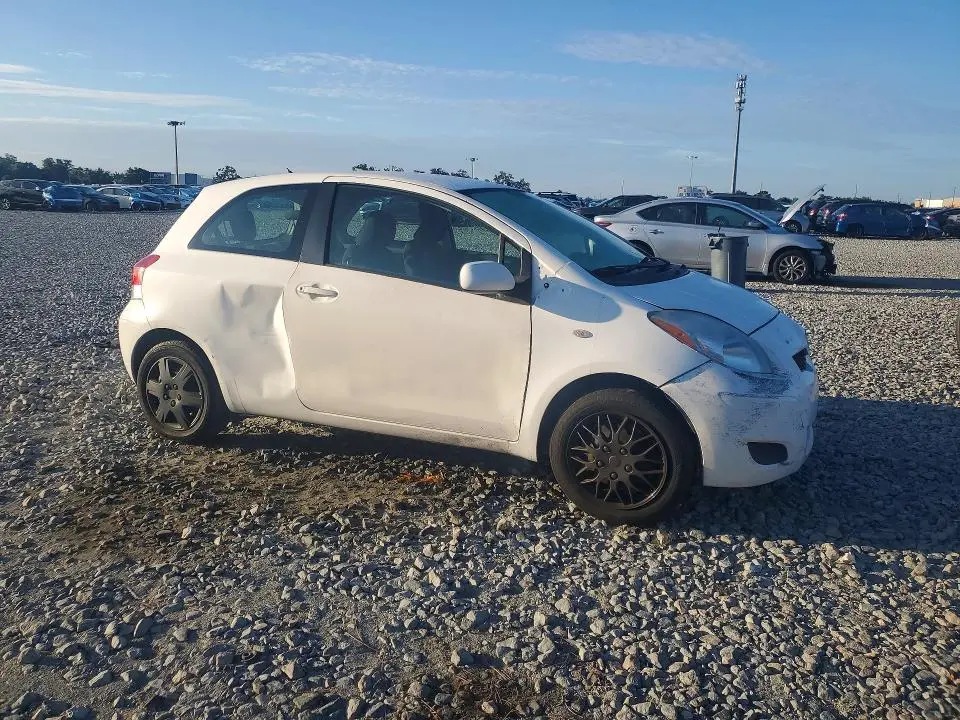 2011 TOYOTA YARIS BASE  