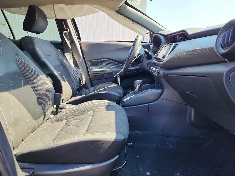 2019 NISSAN KICKS S  