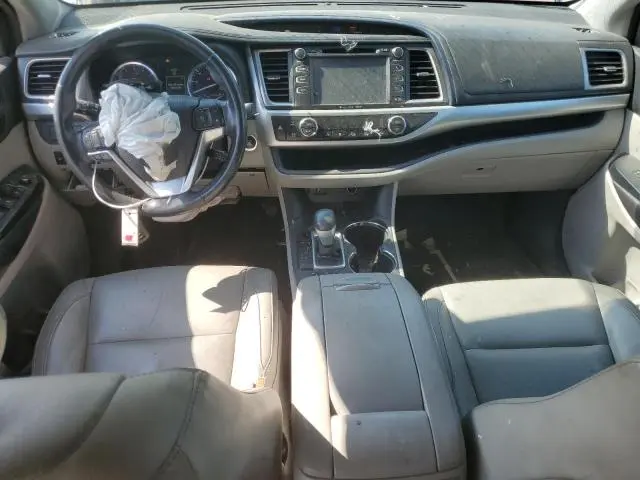 2016 TOYOTA HIGHLANDER XLE  