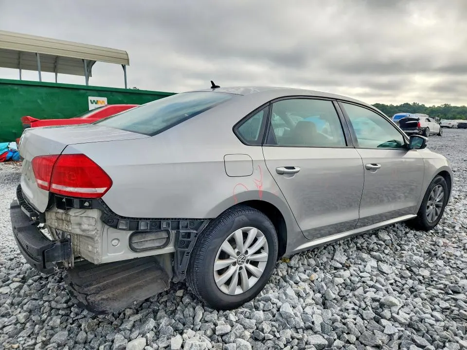 2013 VOLKSWAGEN PASSAT S  