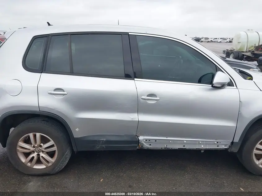 2014 VOLKSWAGEN TIGUAN S