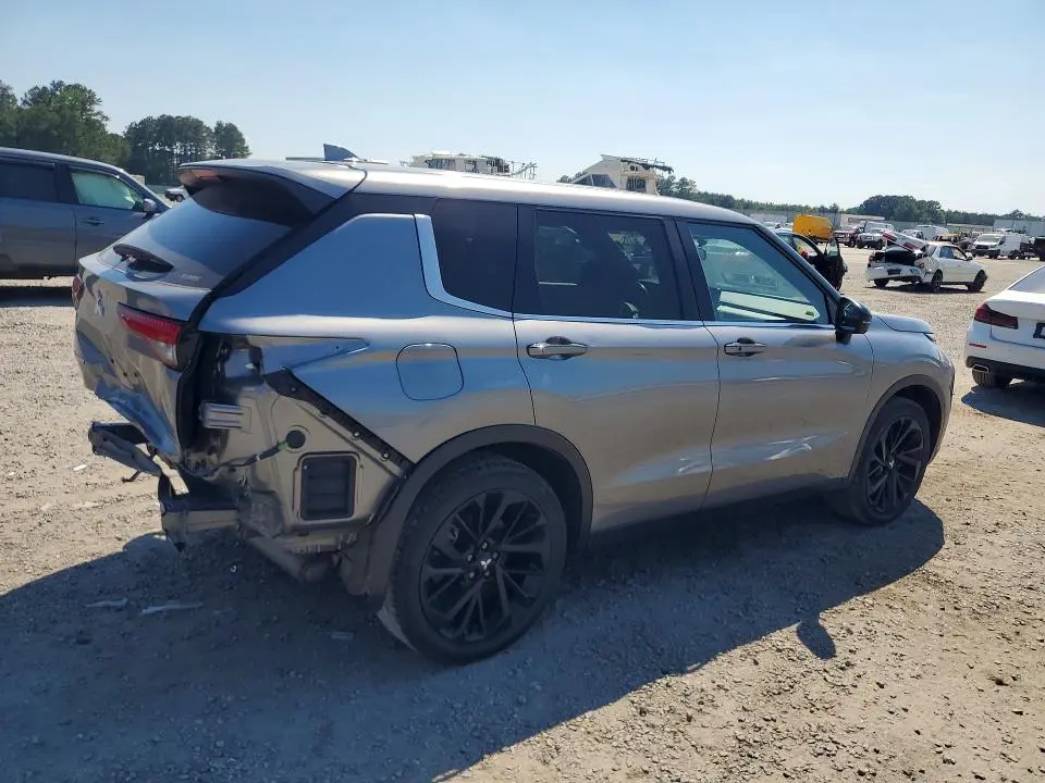 2024 MITSUBISHI OUTLANDER SE  
