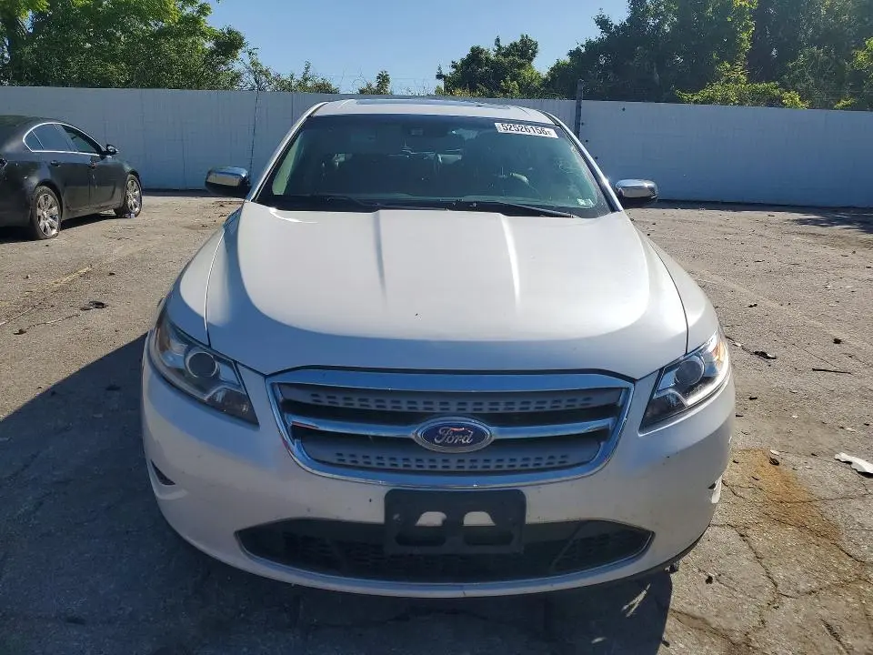 2011 FORD TAURUS LIMITED  