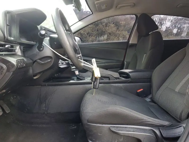 2024 HYUNDAI ELANTRA SE  