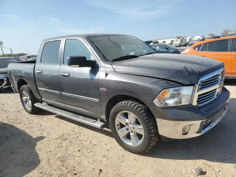 2015 RAM 1500 SLT  
