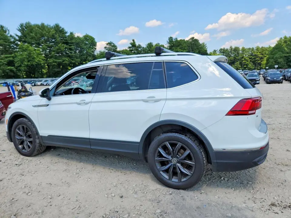 2022 VOLKSWAGEN TIGUAN SE  