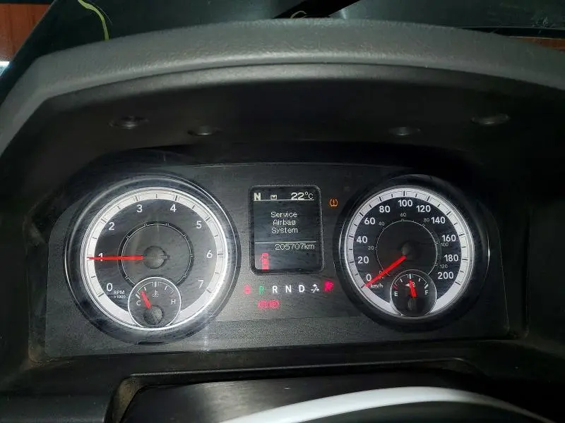 2016 RAM 1500 SLT  