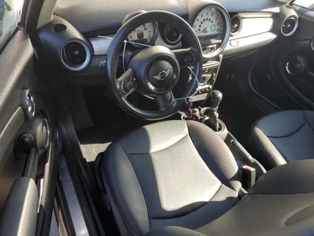 2011 MINI COOPER 