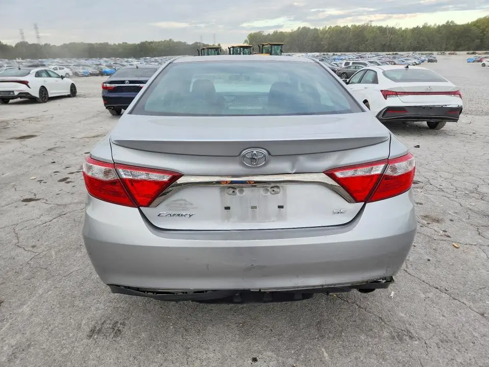 2017 TOYOTA CAMRY SE  
