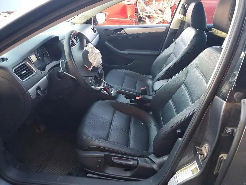 2013 VOLKSWAGEN JETTA SE  