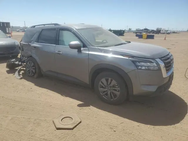 2024 NISSAN PATHFINDER SV  
