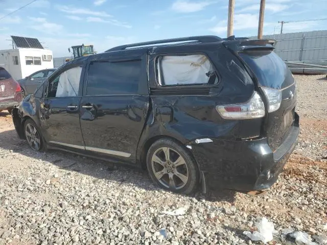 2018 TOYOTA SIENNA SE