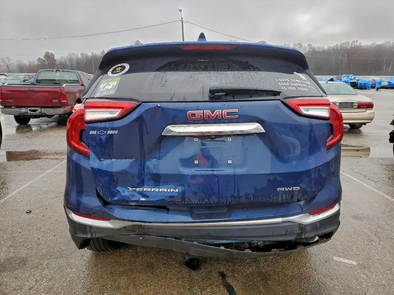 2023 GMC TERRAIN SLT  