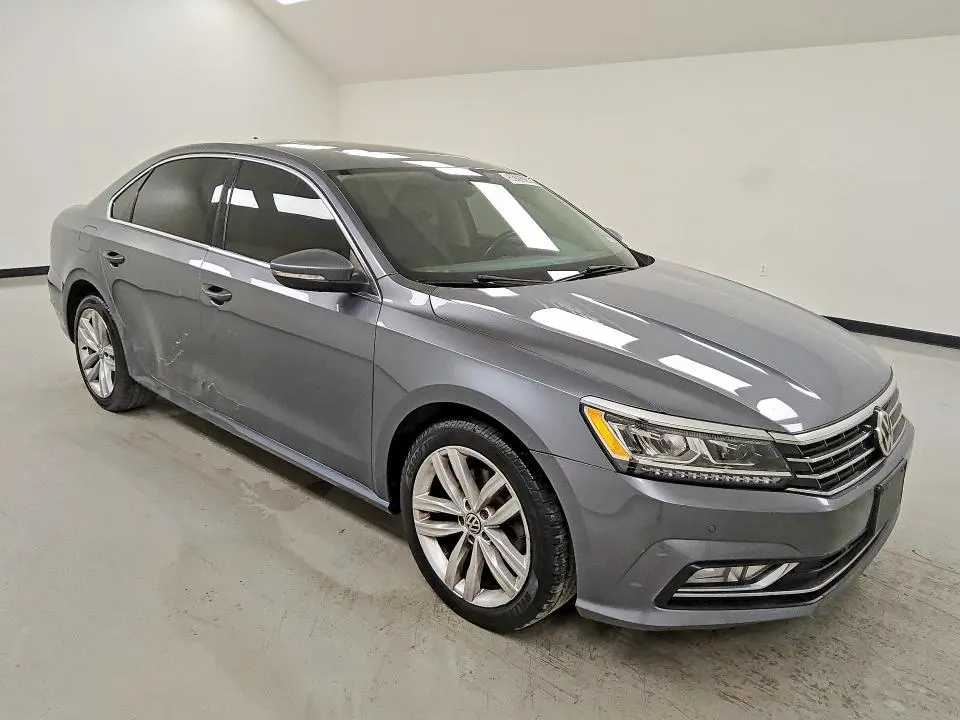 2018 VOLKSWAGEN PASSAT SE  