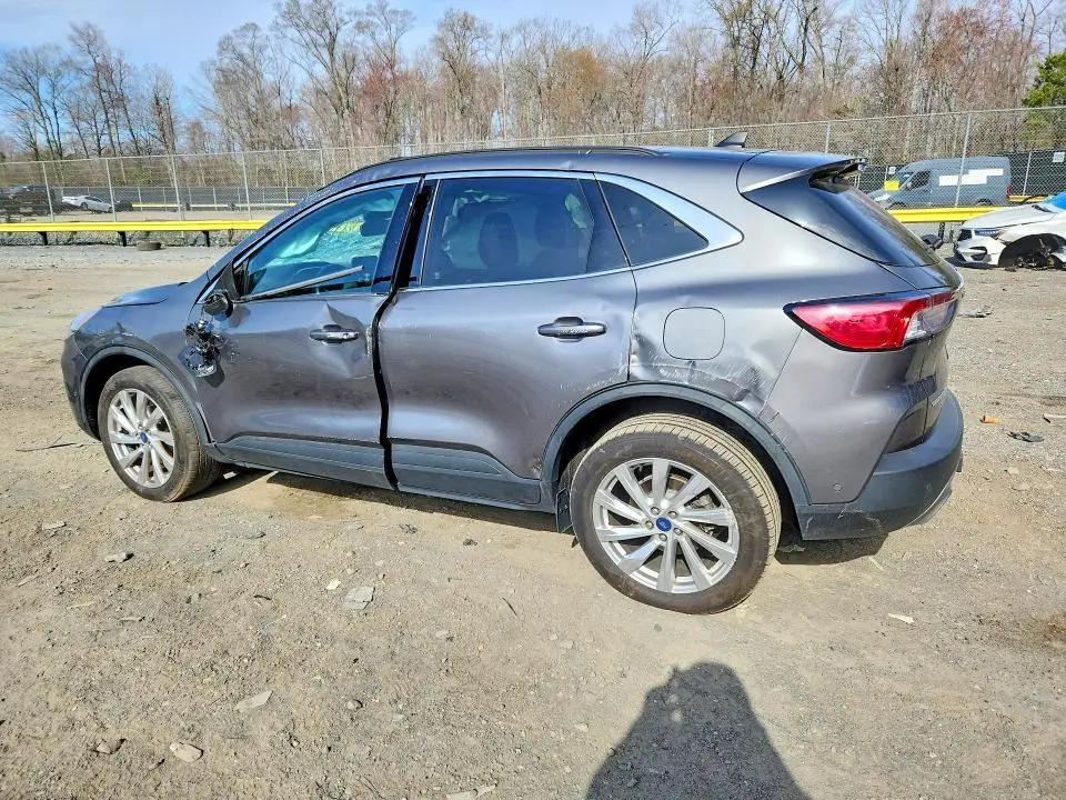 2022 FORD ESCAPE TITANIUM  