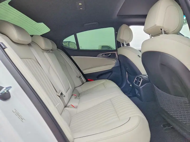 2025 GENESIS G70 2.5T SPORT PRESTIGE  