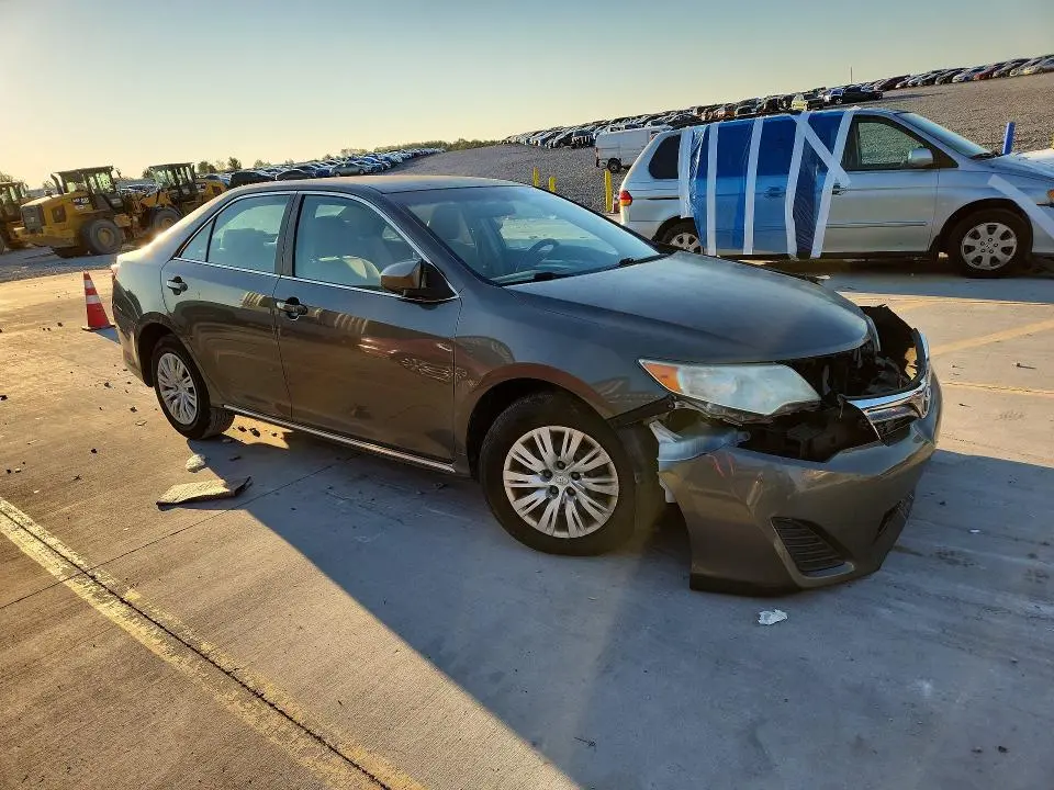 2014 TOYOTA CAMRY LE  
