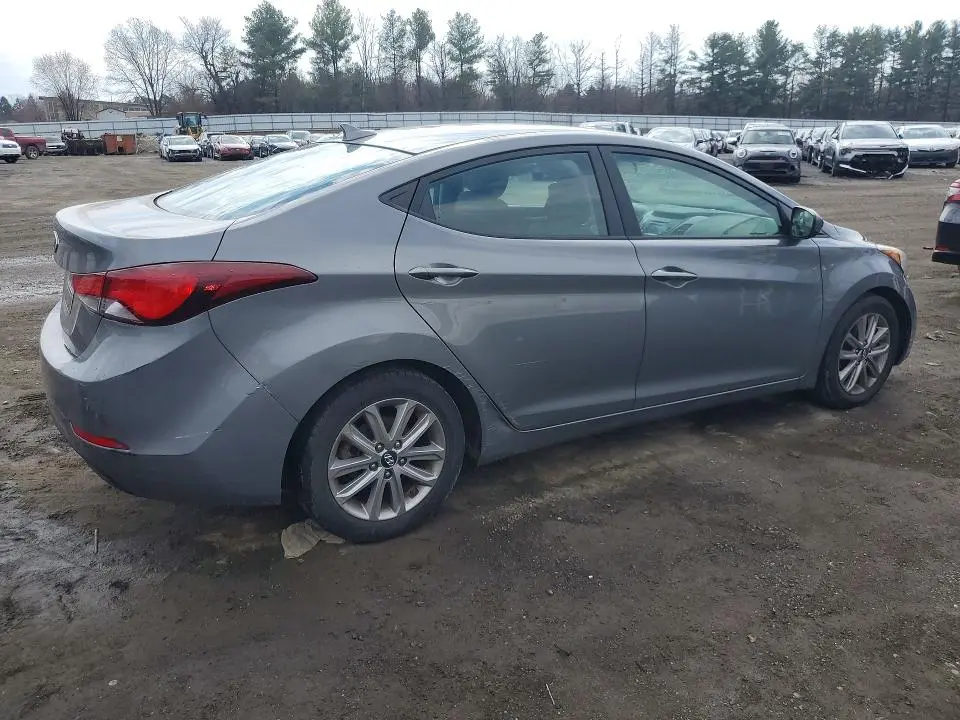 2014 HYUNDAI ELANTRA SE  